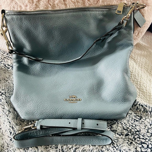 Coach Ashley Duffle - Picture 3 of 8